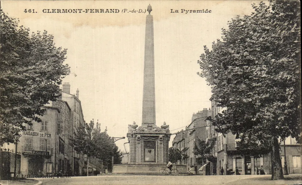 Clermont-Ferrand (P.-de-D.) — A Pirâmide — Editor: Le Tronquoy, Paris - Frente