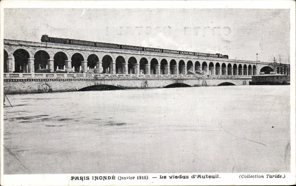 Paris überschwemmt (Januar 1910) — Viadukt Huteuil — Sammlung Taride - Vorderseite