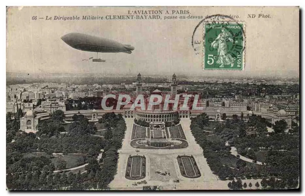 Die Luftfahrt in Paris — Der militärische Luftschiff CLEMENT-BAYARD über dem Trocadéro — ND Phot. - Vorderseite