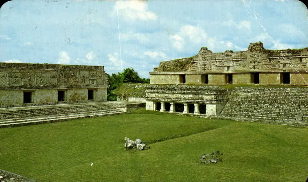 Uxmal — Tempel der Venus im Quadrat der Nonnen — Tarjeta Postal Vistacolor - Vorderseite