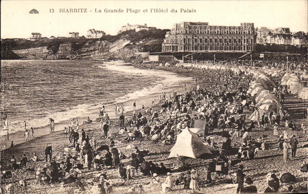 Biarritz - La Grande Plage et l'Hôtel du Palais — Éditeur : Atelier des Arts Mécaniques, Grânebourg - Recto