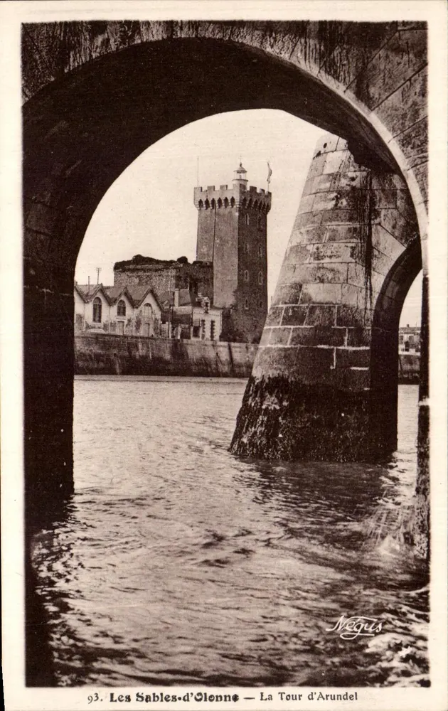 Les Sables-d'Olonne — Torre de Arundel — editor Megus, n°93 - Frente