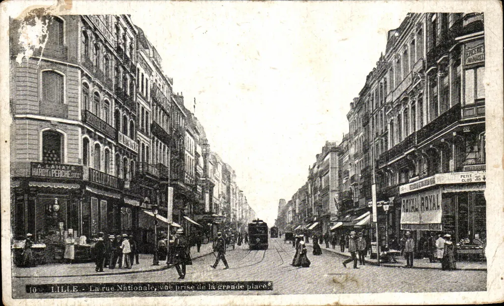 LILLE - Die Nationale Straße, Ansicht vom großen Platz — A. Lahaye, n°10 - Vorderseite