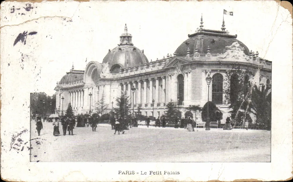 PARIS - Le Petit Palais — vue du bâtiment avec dôme et colonnades — éditeur non identifié - Frente