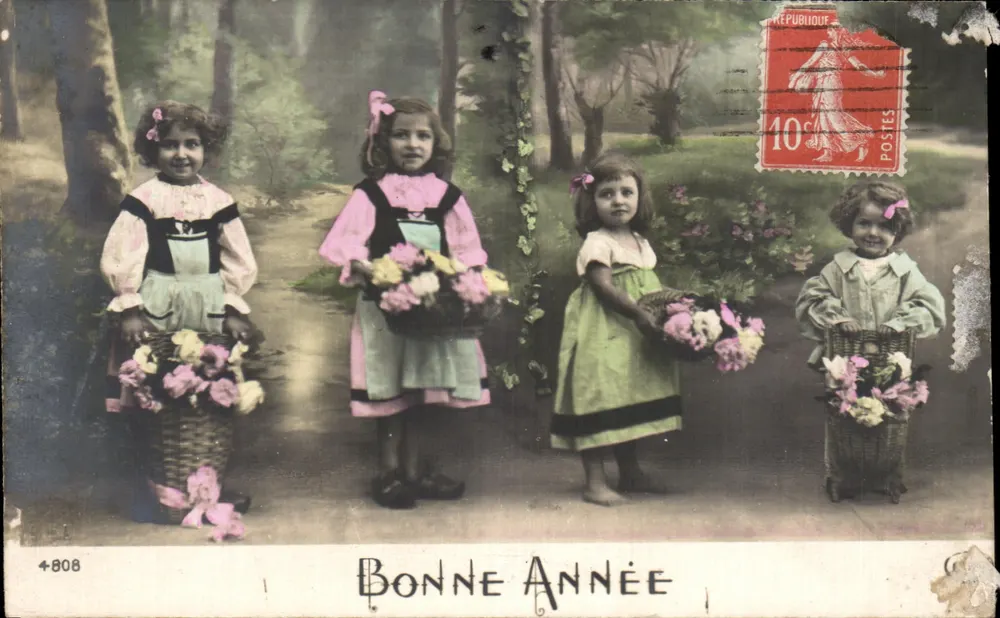 Quatre jeunes filles avec des paniers de fleurs — scène de forêt — éditeur '4-808' et n° de série 4-808 - Frente