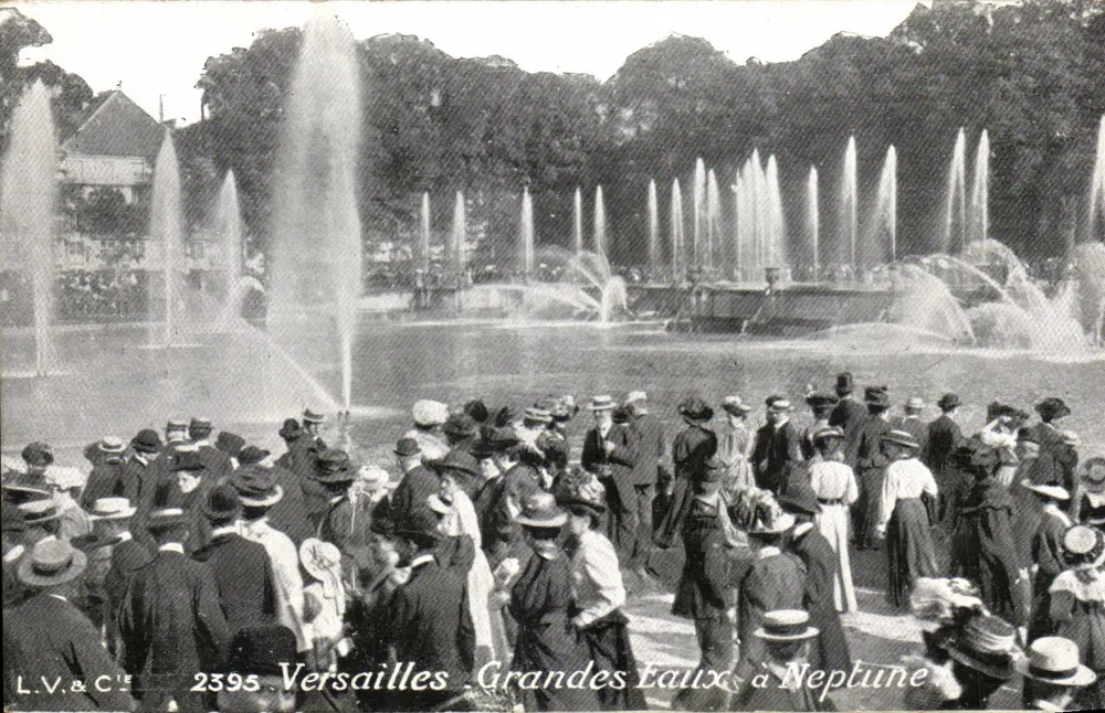 Versailles - Grandes Eaux à Neptune — L.V.&C. n°2395 - Frente