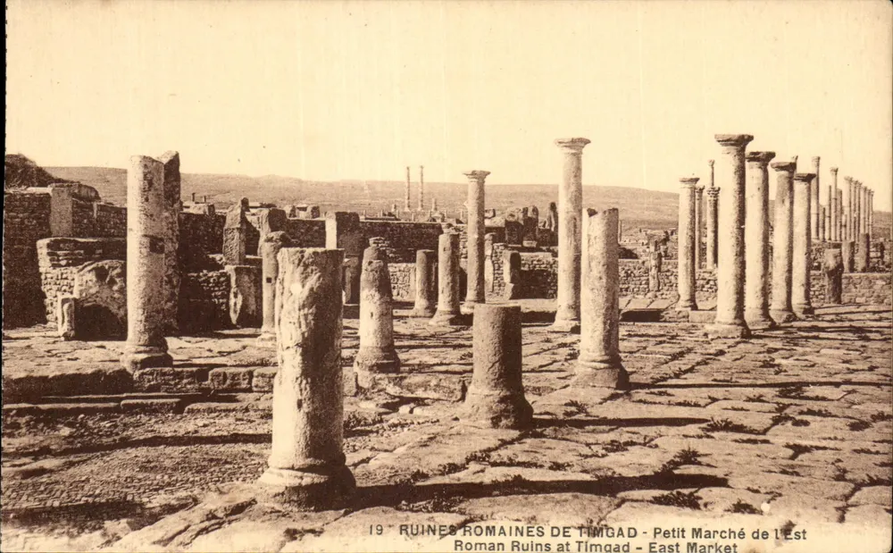 Ruinas romanas de Timgad - Pequeño Mercado del Este - Anverso