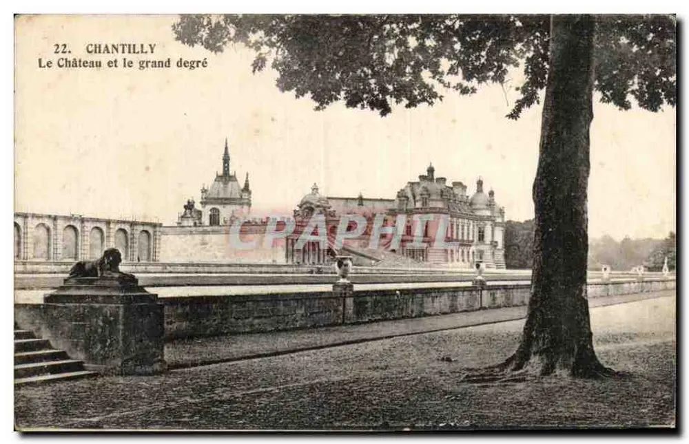 Chantilly — Das Schloss und die große Treppe — Impr. Eda Versallias - Vorderseite
