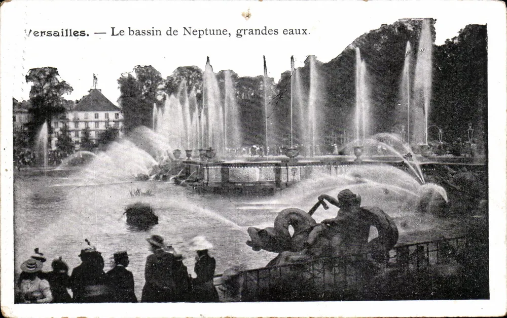 Versailles — Le bassin de Neptune, grandes eaux. - Recto