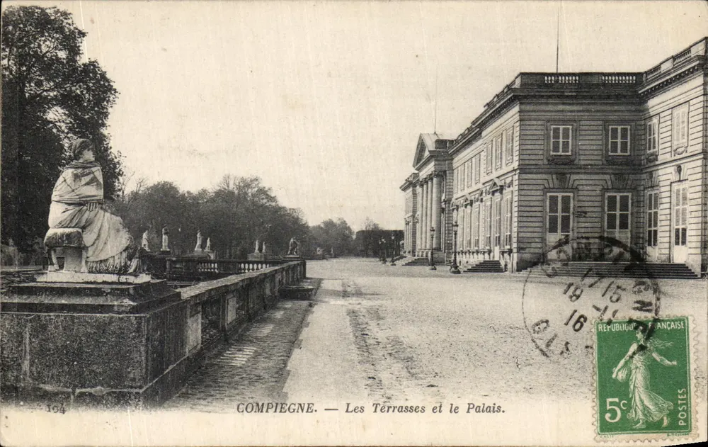 Compiègne — As Terrasses e o Palácio — Imp. Pilot, Paris, n° 104 - Frente