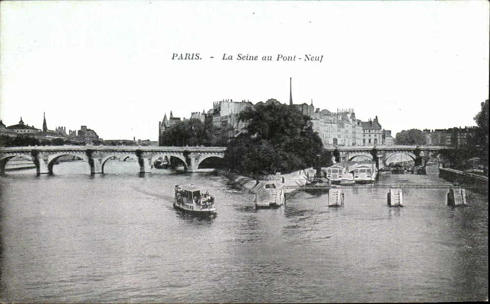 Paris - Die Seine am Pont-Neuf — Panoramablick mit Booten und Architektur - Vorderseite