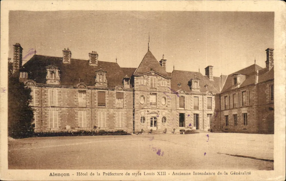 Alençon - Hotel de la Préfecture im Stil Louis XIII - Ehemalige Intendance der Generalité - Vorderseite