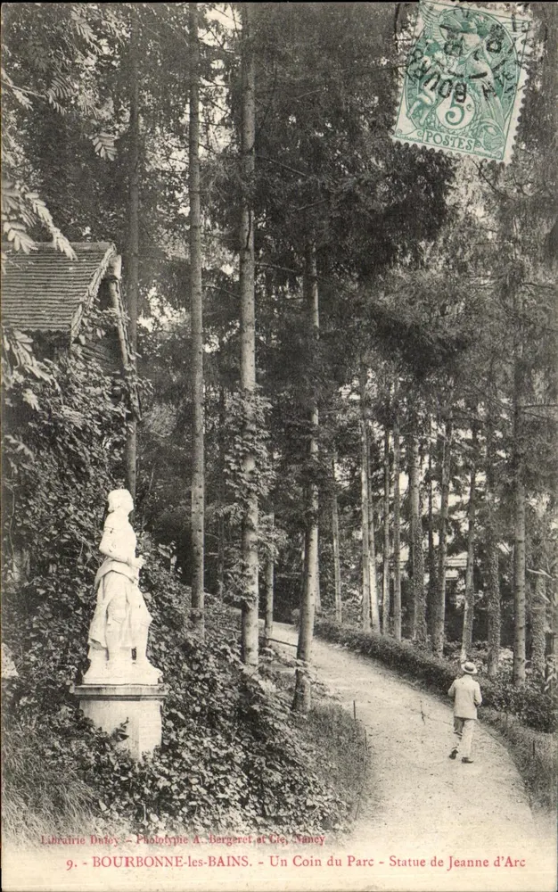 Bourbonne-les-Bains — Ein Eckbereich des Parks — Statue der Jeanne d'Arc — Librairie Dufey, Phototype A. Bergeref & Cie, Nancy - Vorderseite