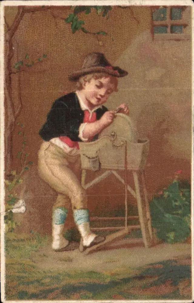 Criança brincando com um brinquedo — Marical, Rouen - Frente