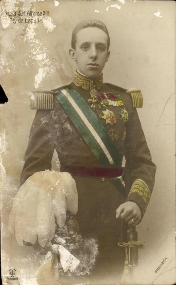 Alfonso XIII — portrait en uniforme militaire — éditeur PRANZEN, Madrid - Frente