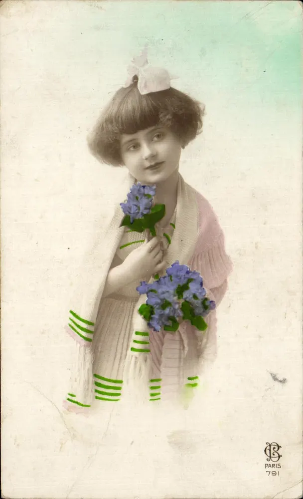 Mädchen mit Blumen — Paris 791 — Verlag C. Paris - Vorderseite