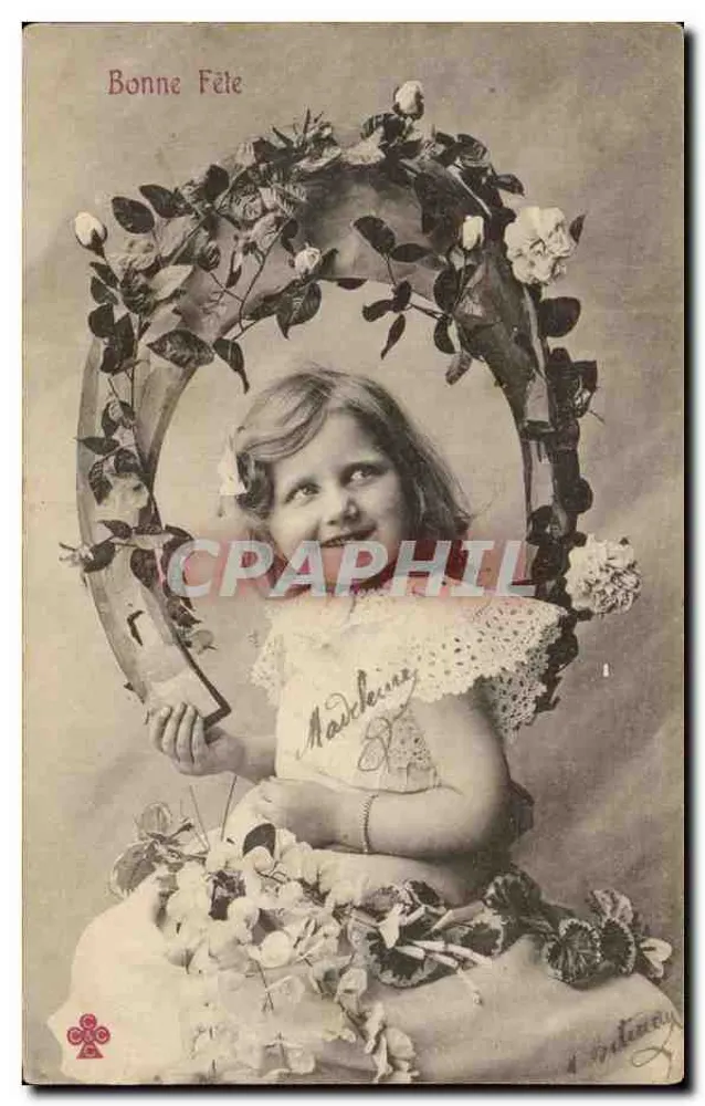 Mädchen in einem Rosenrahmen — Frohe Geburtstagskarte — Verlag Mascherey - Vorderseite