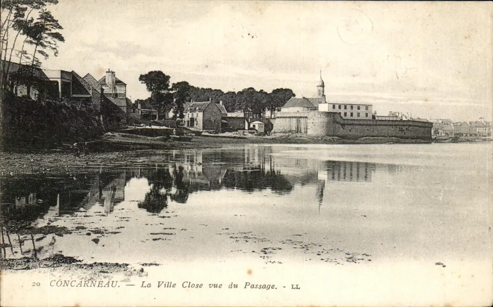 Concarneau — Die geschlossene Stadt aus dem Passage gesehen — LL - Vorderseite
