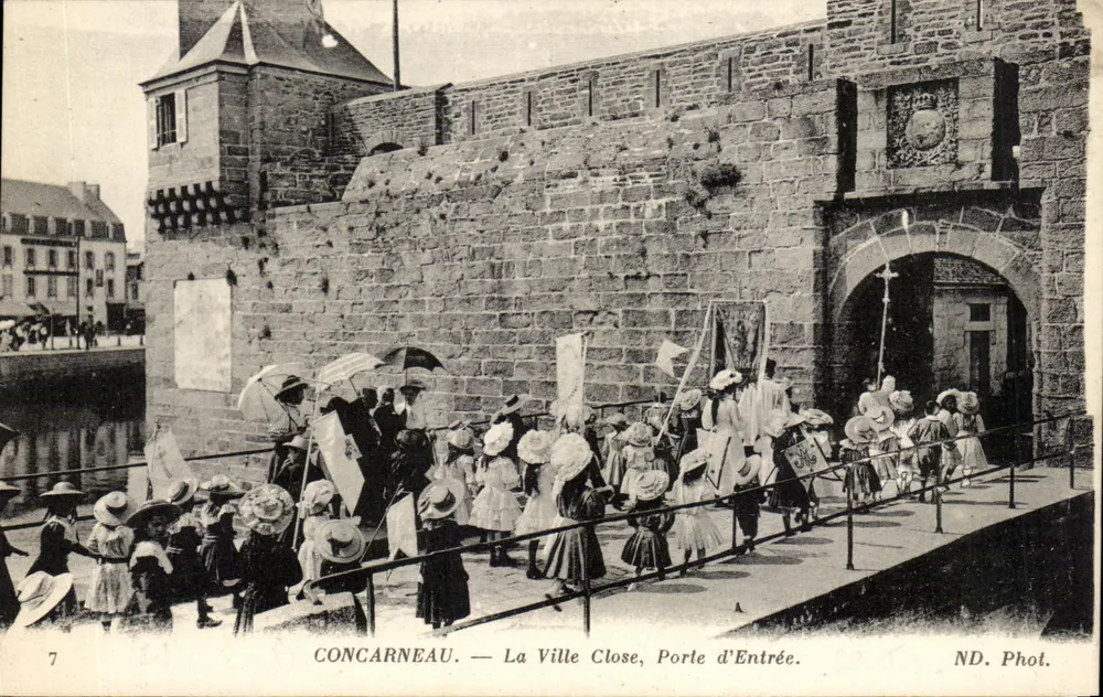Concarneau — Die geschlossene Stadt, Eingangstor — ND. Phot. - Vorderseite