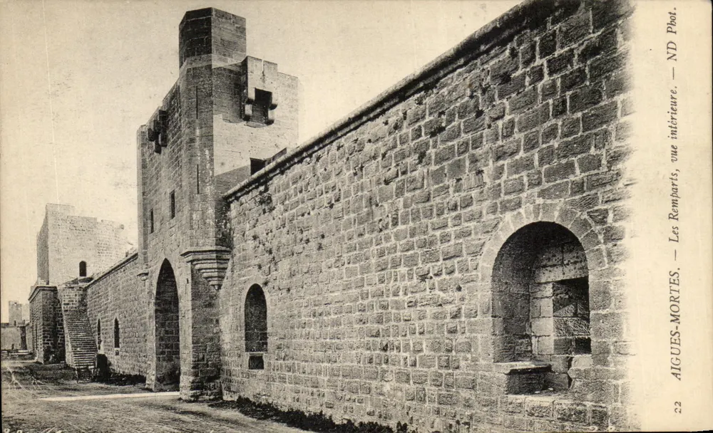 AIGUES-MORTES — Die Mauern — Innenansicht - Vorderseite