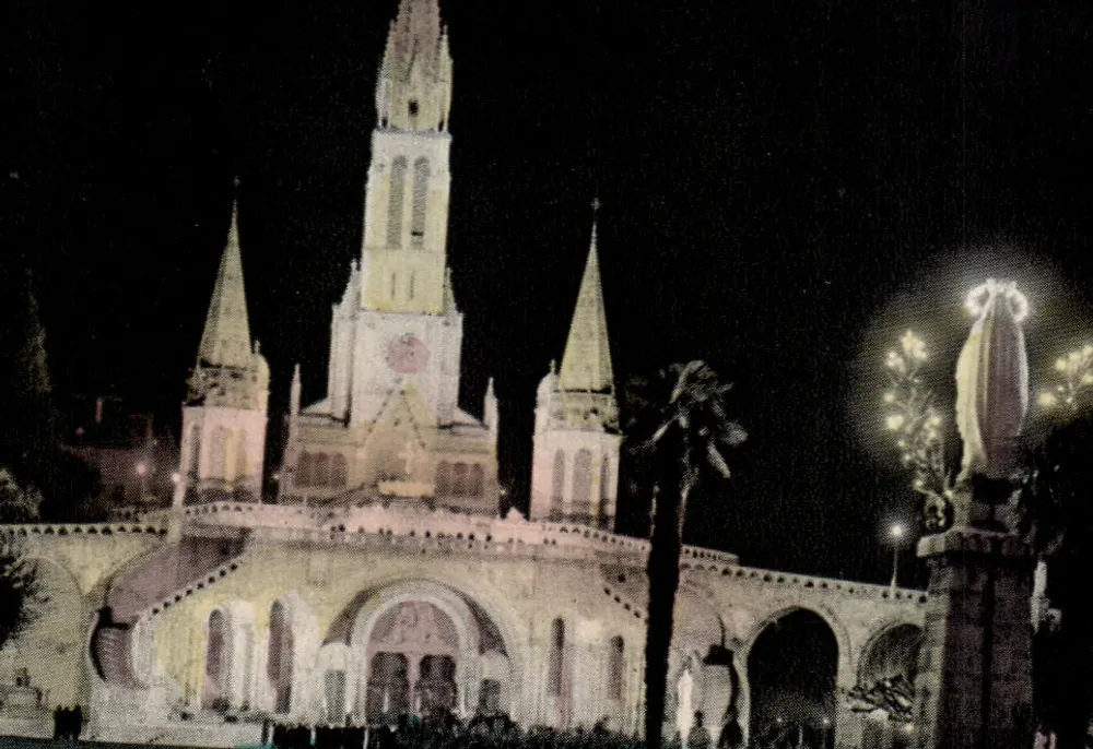Lourdes — Basilika und gekrönte Jungfrau beleuchtet — n°50 - Vorderseite