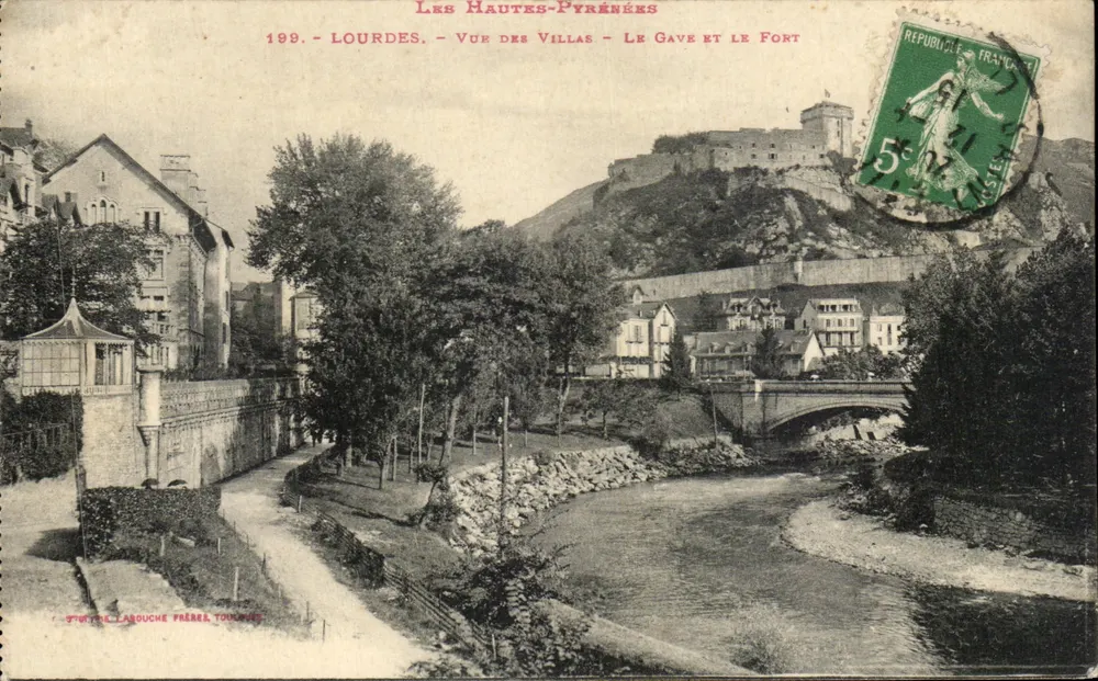 Lourdes - Ansicht der Villas - Der Gave und der Fort — Verlag Larduche Frères, n°199 - Vorderseite