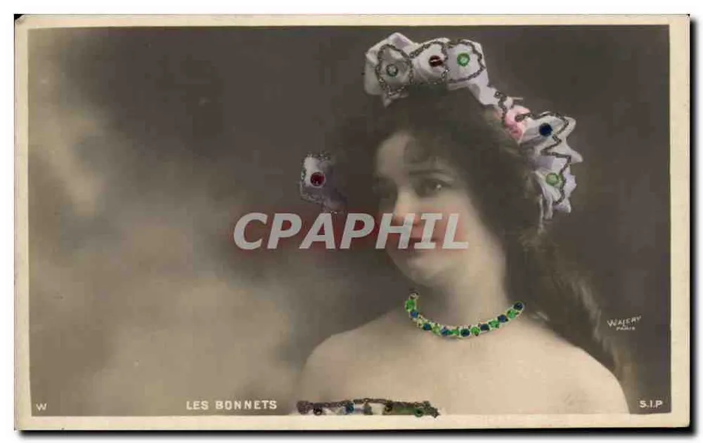 Die Bonnets — Portrait einer Frau mit Diadem und Halskette — Wherry, S.I.P. - Vorderseite