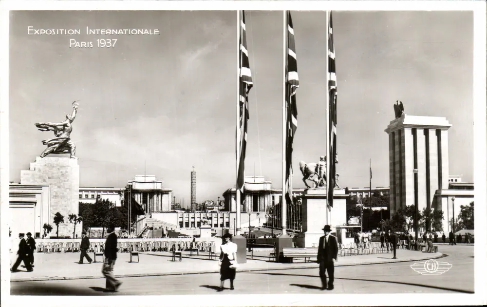 Internationale Ausstellung Paris 1937 — Panoramablick auf das England-Pavillon — H. CHILBAULT, Boulogne-sur-Seine - Vorderseite