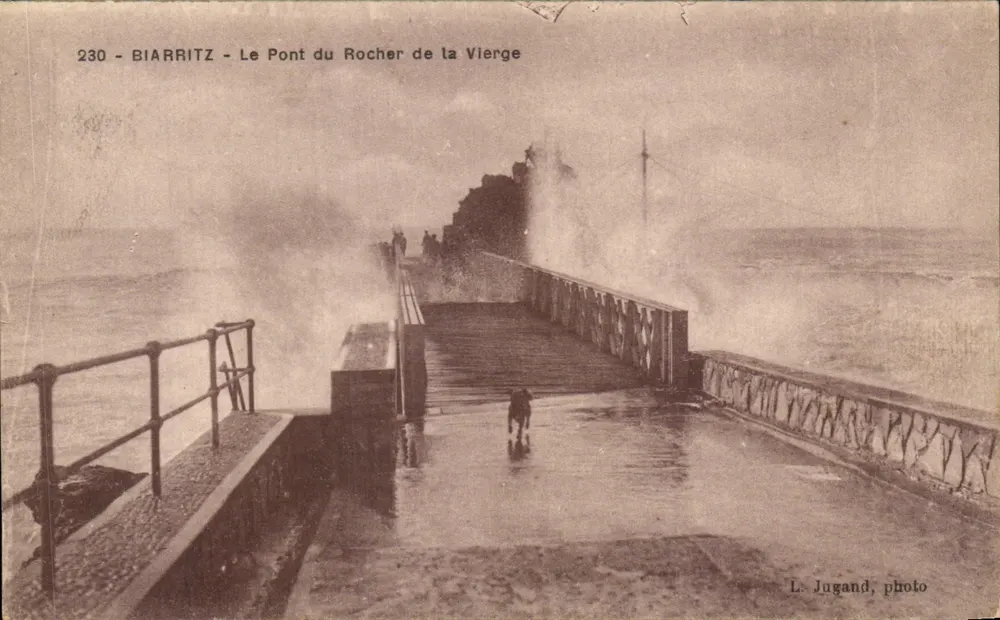 Biarritz - Der Rocher de la Vierge-Brücke — L. Jugand, Foto, n° 230 - Vorderseite