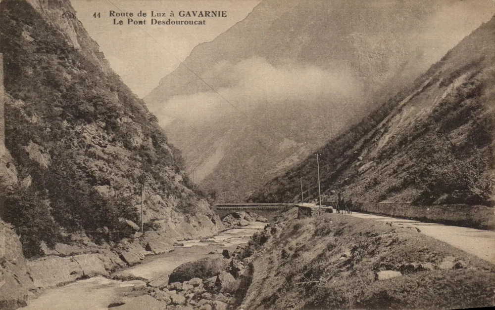 Route de Luz nach Gavarnie — Le Pont Desdouroucat — Verleger: C. Alain des Arts, Saint-Amand - Vorderseite