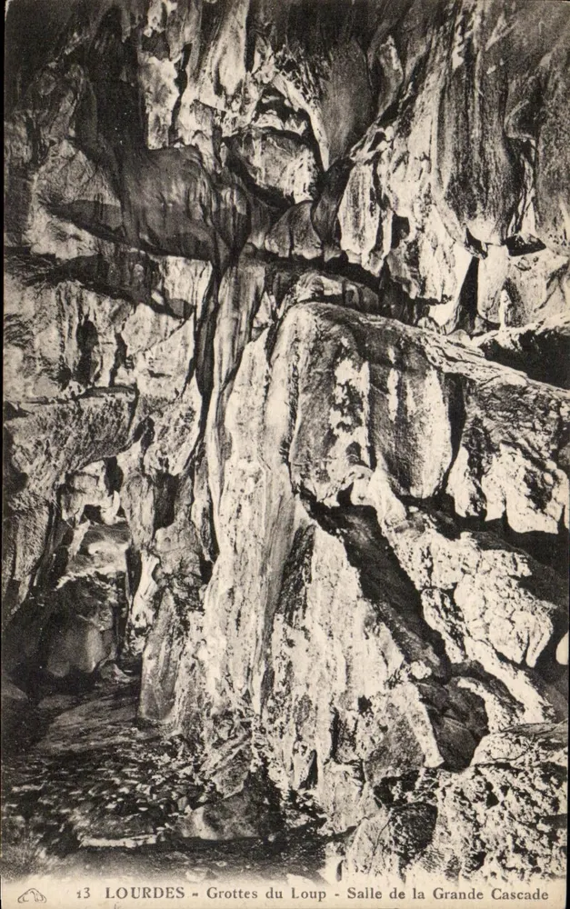 Lourdes - Höhlen des Wolfs - Saal der Großen Wasserfall - Vorderseite