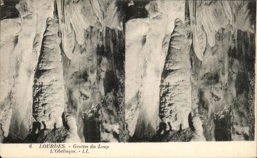 Lourdes - Grutas do Lobo - O Obelisco - LL - Frente
