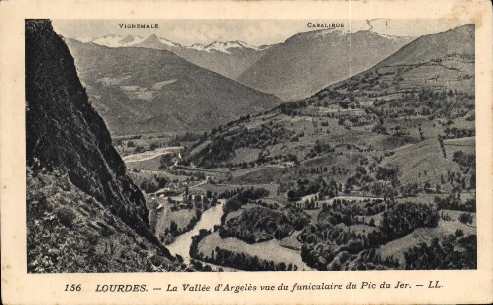 Lourdes — Die Tal der Argelès von der Seilbahn des Pic du Jer aus gesehen — LL. — N° 156 - Vorderseite