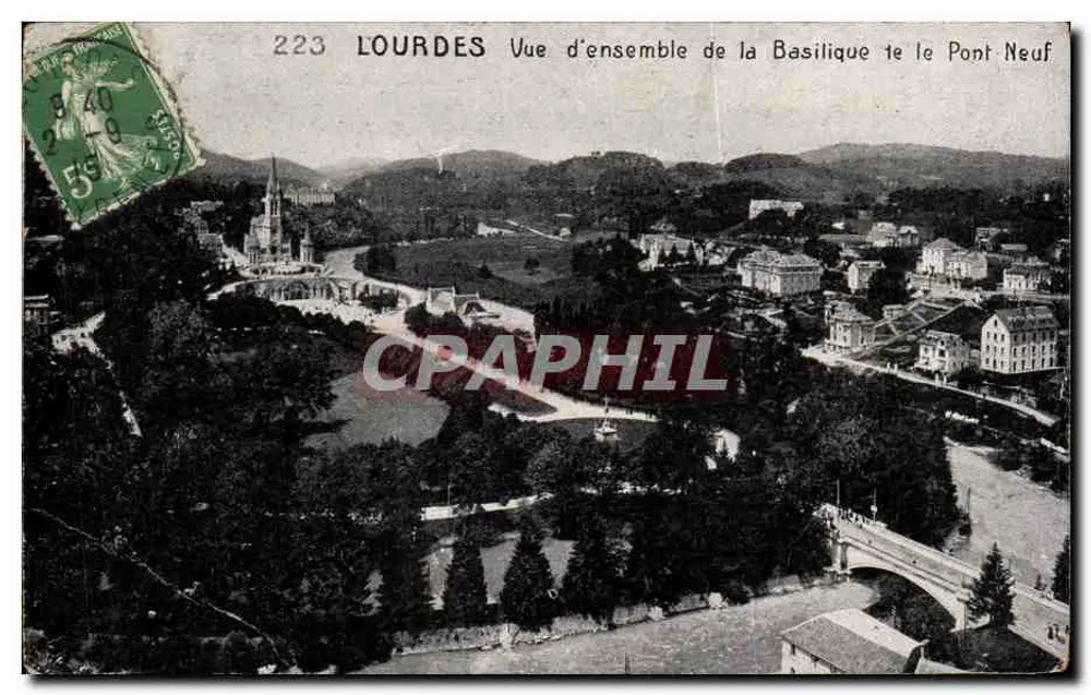 Lourdes — Vue d'ensemble de la Basilique et le Pont Neuf — éditeur imprimeur non visible, n° 223 - Vorderseite
