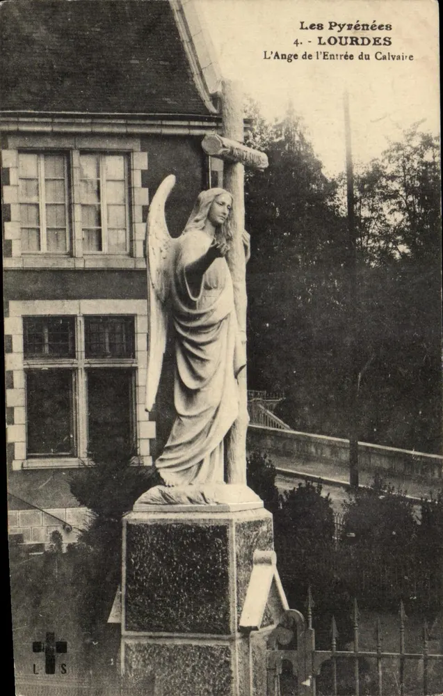 Der Engel am Eingang des Calvariums — Lourdes — Die Pyrenäen 4. - Vorderseite