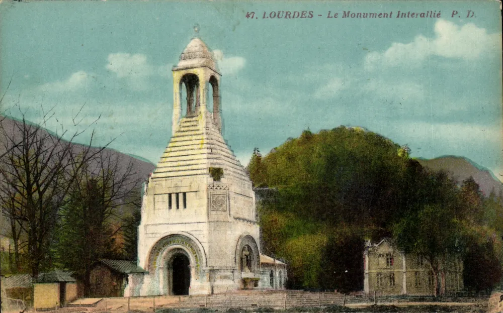 Lourdes — O Monumento Interallié — P. D. - Frente