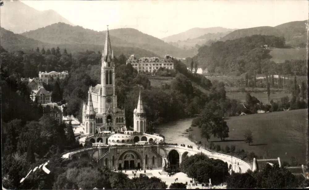 Lourdes — Basilique und die Station von Pau — Edit. JOVÉ, Pau - Vorderseite