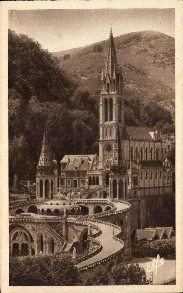 Lourdes — Vista aérea da Basílica — Éditions Océan-Tarabouche Frères, Toulouse - Frente