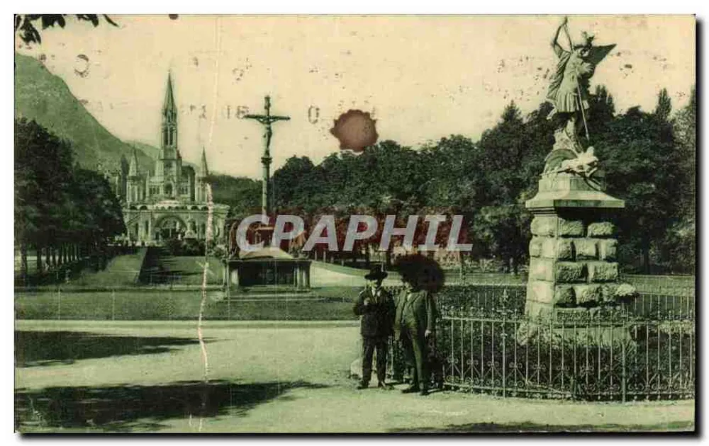 Lourdes (Hts Pyr) — Statue des hl. Michael - Die Basilika — Phototypie Marcel Delboy - Vorderseite