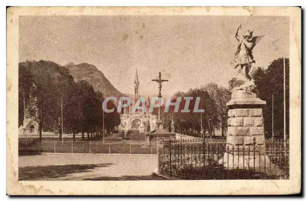 Lourdes — St-Michel, das Kreuz der Bretonen und die Basilika — Verlag P.D. Nr. 43 - Vorderseite