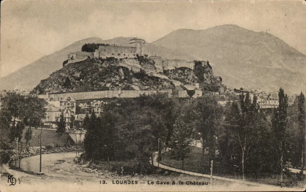 Lourdes — O Gave & o Castelo — editor RC, n°13 - Frente