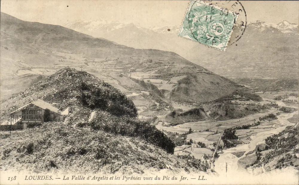 Lourdes — Die Tal der Argelès und die Pyrenäen vom Pic du Jer aus — LL. — Nr. 158 - Vorderseite