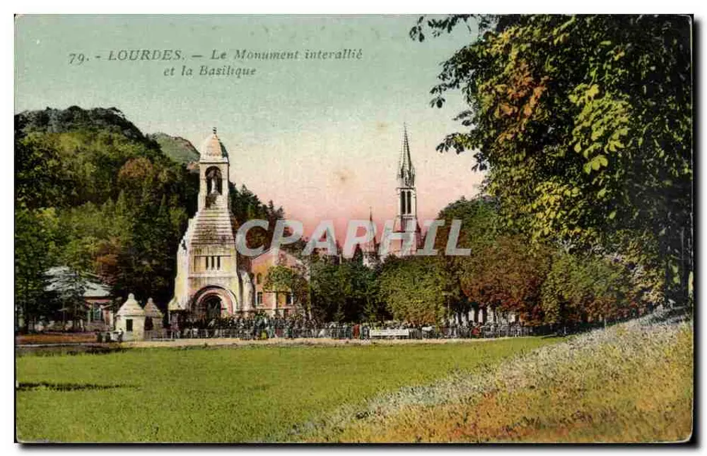 Lourdes — O Monumento Interalliado e a Basílica - Frente