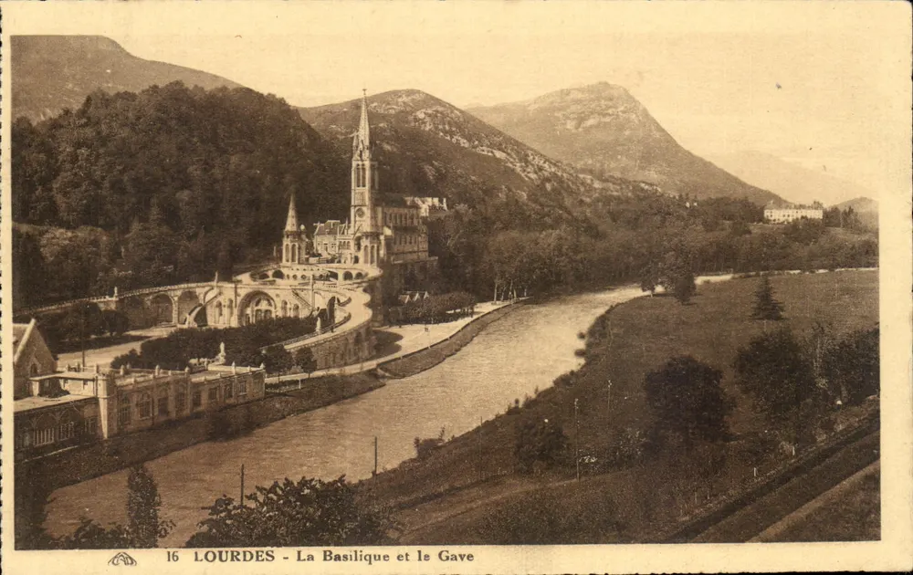 Lourdes - A Basílica e o Gave — editor Albacierre, n°16 - Frente