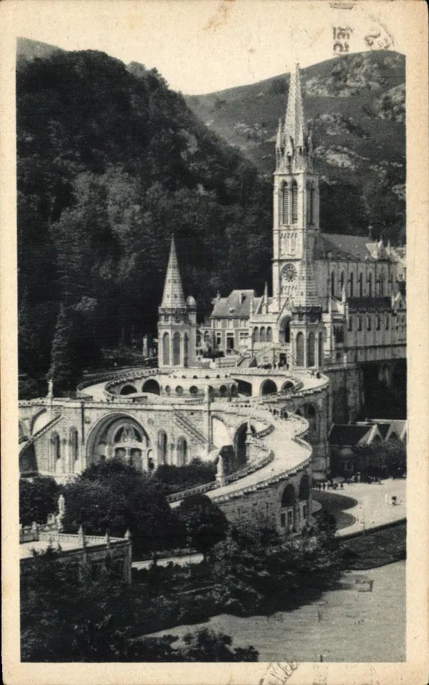 Lourdes — Basílica Nossa Senhora do Rosário — Editor P. Deuget, n°104 - Frente