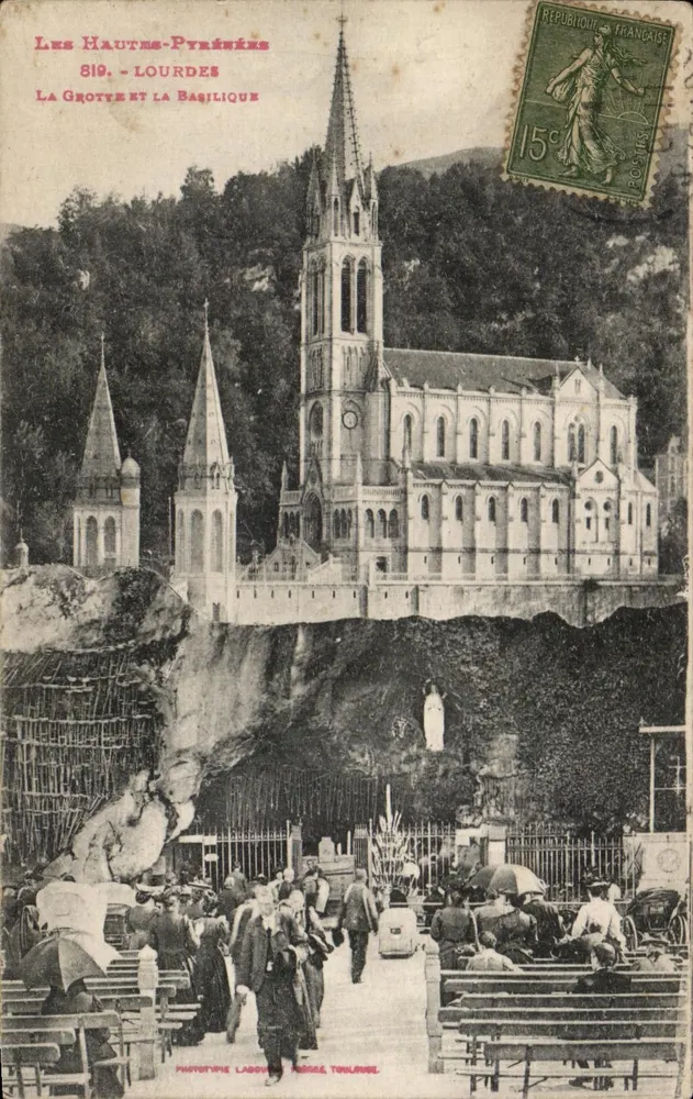 Lourdes — A Gruta e a Basílica — Fototipia Labourd, Toulouse - Frente
