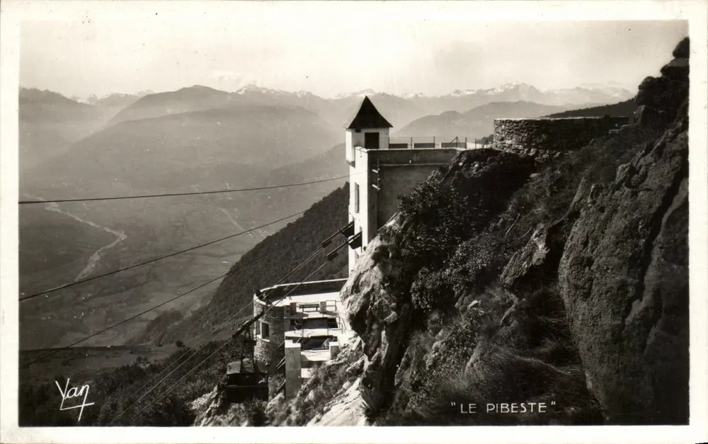 Le Pibeste — Panoramablick vom Seilbahn — Photo Edition Quinault - Lourdes - Vorderseite