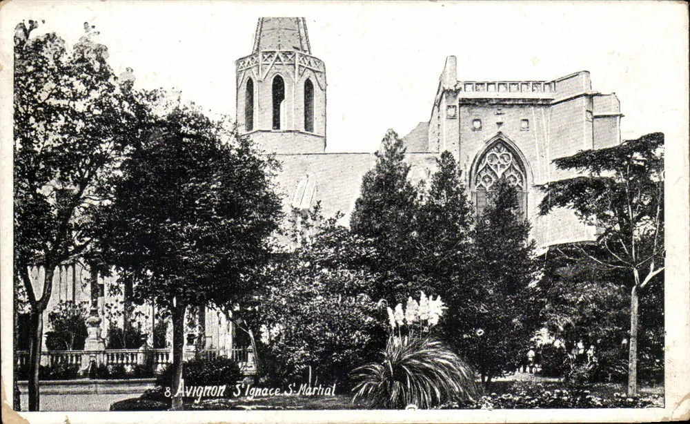 Avignon - Igreja de São Martiral — vista da fachada e da torre - Frente