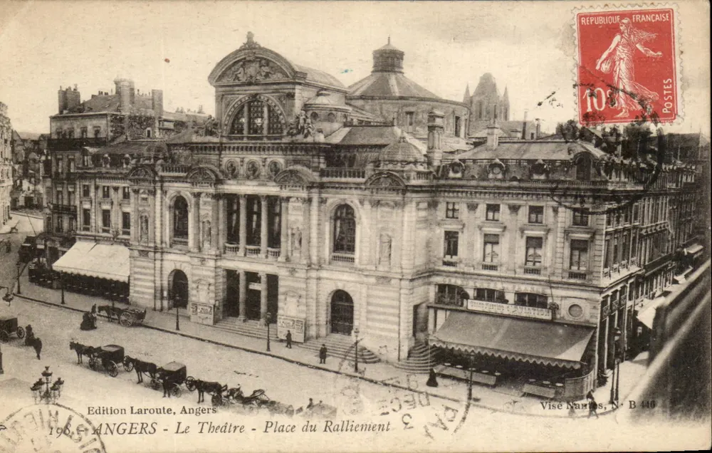 Angers - Das Theater - Place du Ralliement — Edition Laroute, Angers, n° B 446 - Vorderseite