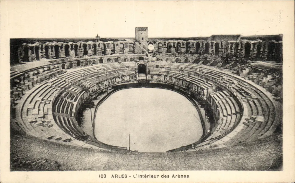 Arles — O Interior das Arénes — Editor J. George, n° 103 - Frente